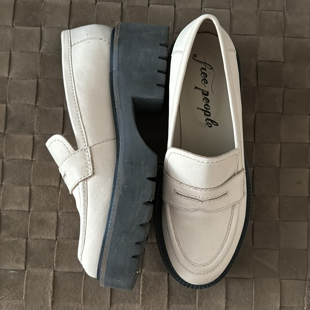 Free people Lyra lug chunky penny loafer. Like new 38.5 women’s 9